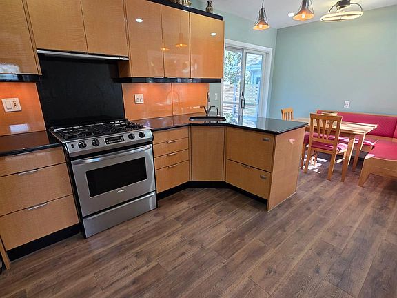 4th image of 2711 W Alder Road