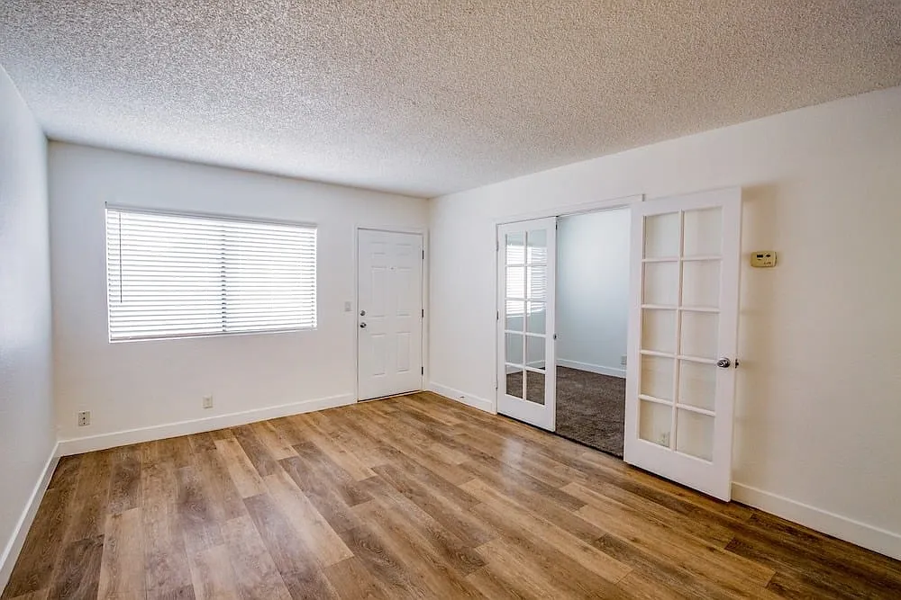 Fifteen 50 Apartments — Photo 3