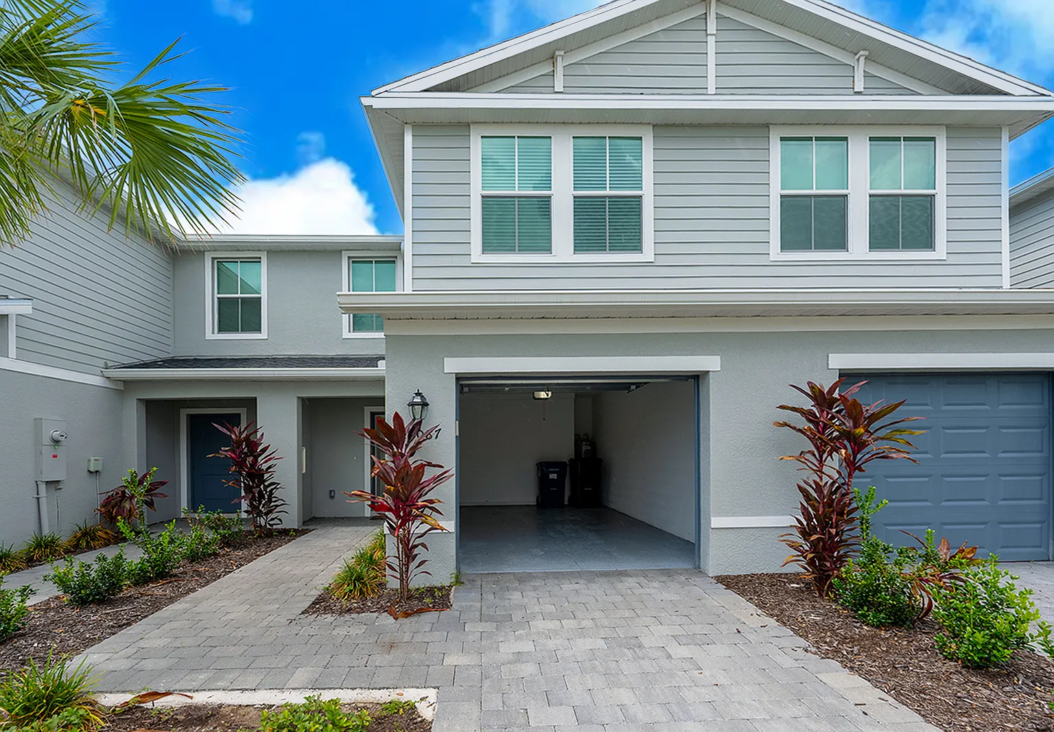 3 bed, 1347 sqft, $2,195 — Photo 2