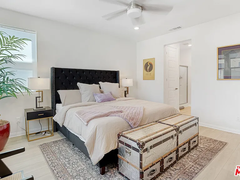 768 Daniel Freeman Cir — Photo 13