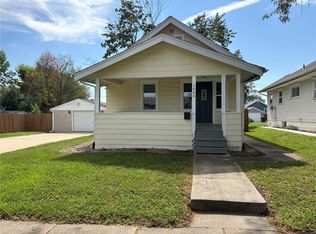 1065 H Ave NW, Cedar Rapids, IA 52405