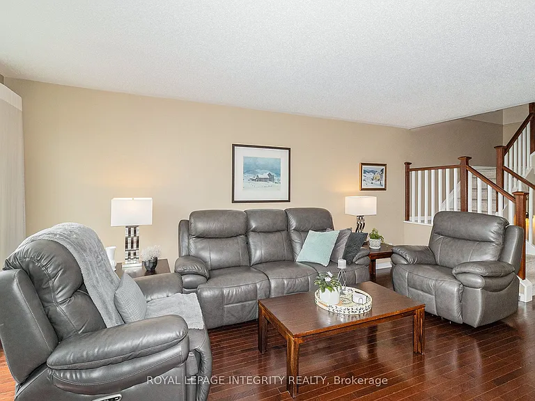 564 Renaissance Dr — Photo 12