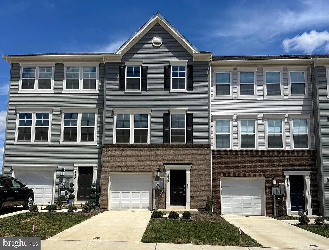Building Photo - 439 Seeback Dr #255