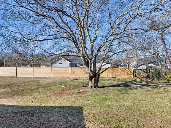 5th image of 129 Stokes Dr