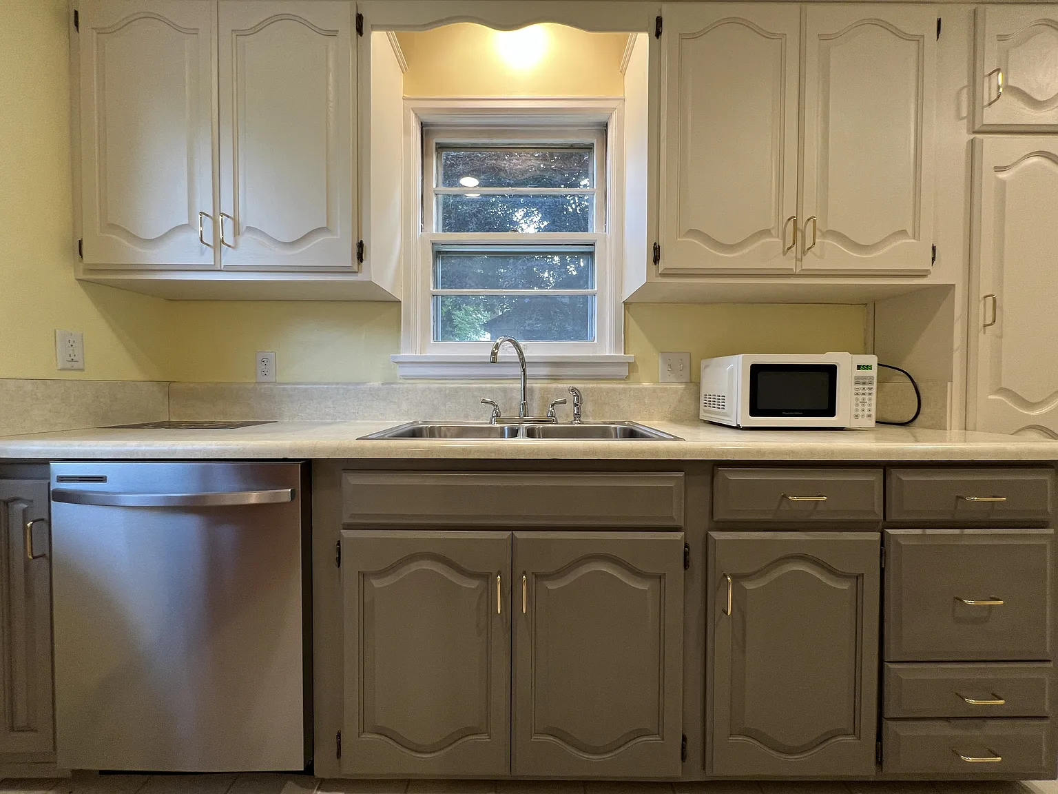 855 Strauss Street - 1 — Photo 4