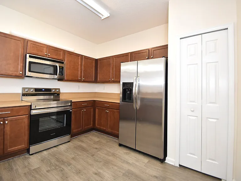 2211 Golden Lake Loop St — Photo 6