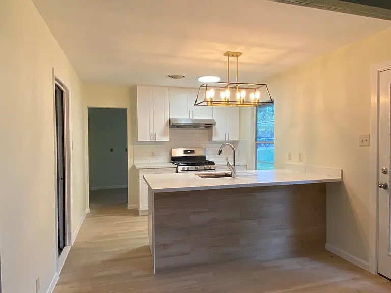 6817 Miranda Dr — Photo 2