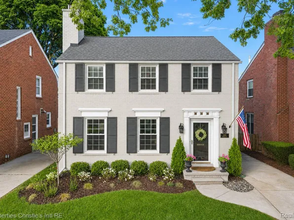 206 McKinley Ave, Grosse Pointe Farms, MI 48236