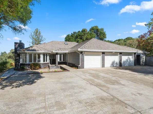 521 Vichy Hills Drive, Ukiah, CA 95482