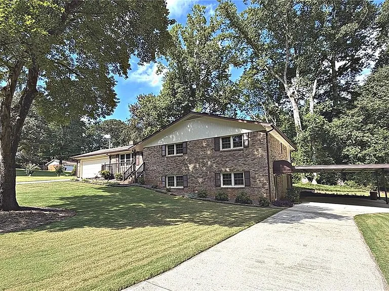 5198 Two Branches Ct SW — Photo 2