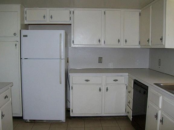 4th image of 1421 Acosta St