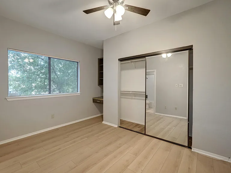 908 Poplar St #103 — Photo 12