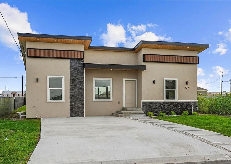 1st image of 227 Valencia Dr