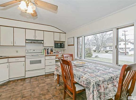 2nd image of 3004 Rhode Island Ave