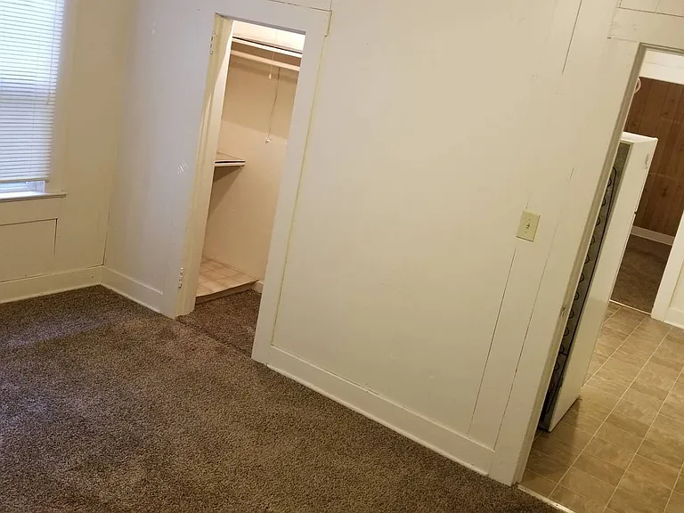 15th Street Apartments — Photo 7