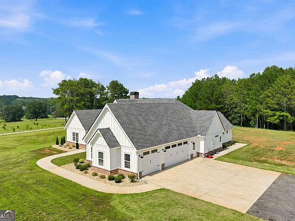 3rd image of 5631 Sandy Creek Rd