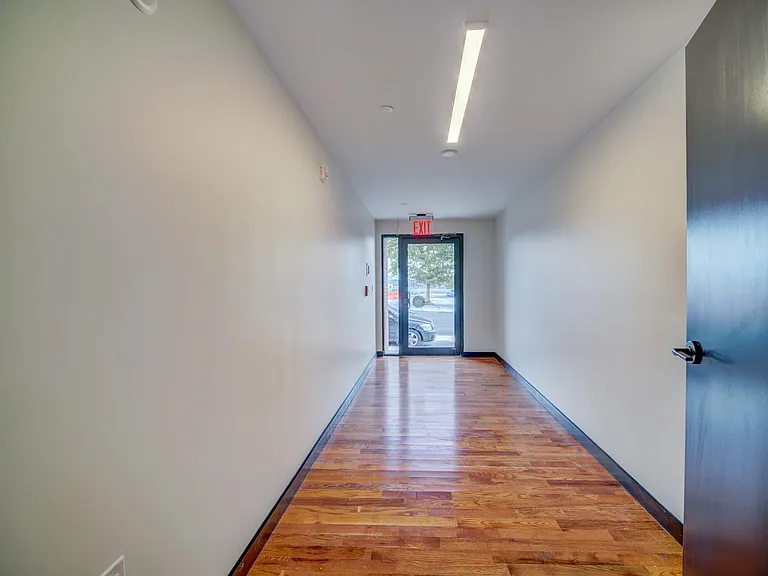 6 Madison St #VAR3 — Photo 6