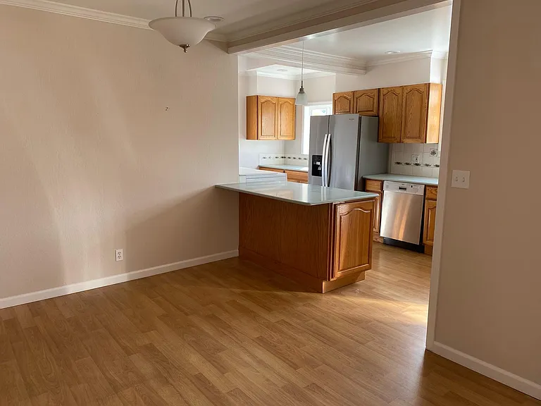 421 Jeter St — Photo 4
