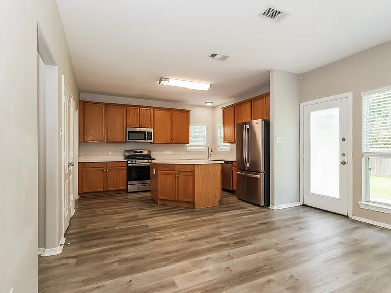 1089 Shadow Glenn Dr — Photo 6