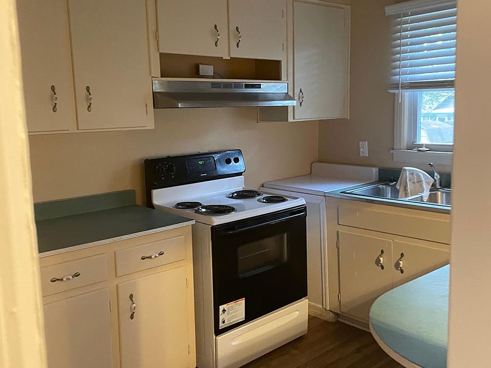 2nd image of 2201 Walz Dr #4
