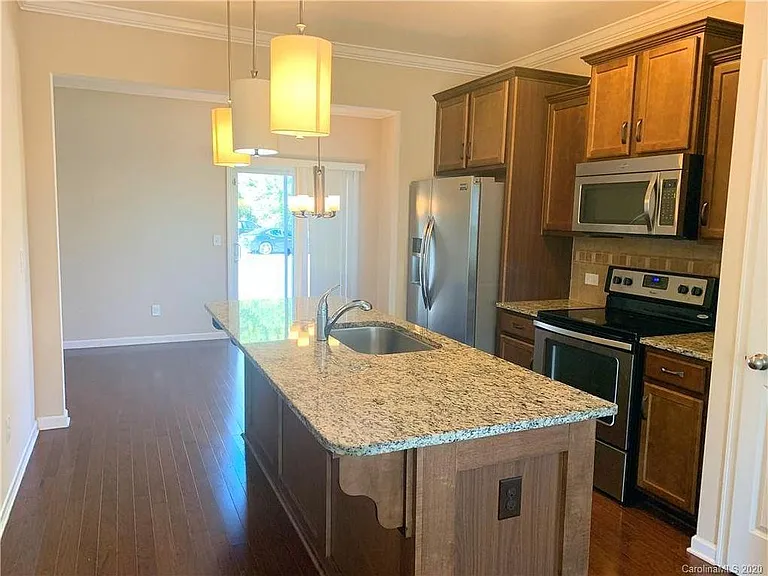 12683 Persimmon Tree Dr — Photo 5