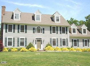 40 Golden Hill Ln, Shelton, CT