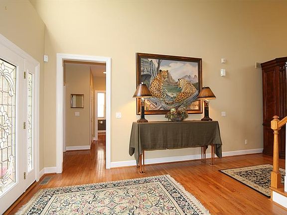 4th image of 9805 Farmstead Dr
