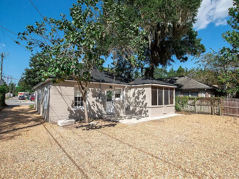 919 SW 6th Ave — Photo 5
