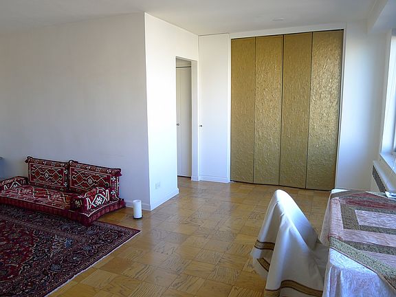 4th image of 400 Central Park W APT 12F