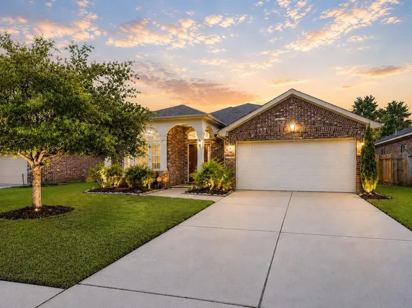 2211 Oak Rise Dr, Conroe, TX 77304