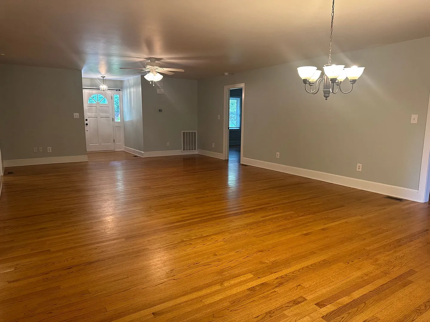 3BR/3.5BA plus bonus Full-Brick Ranch with Walkout Basement & Boat Slip — Photo 3