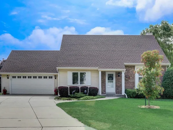 1501 Blakewood Ct, South Milwaukee, WI 53172