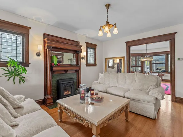 802 Ashland Ave, Saint Paul, MN 55104