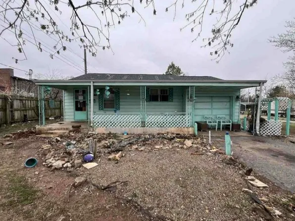 2718 W State St, Springfield, MO 65802