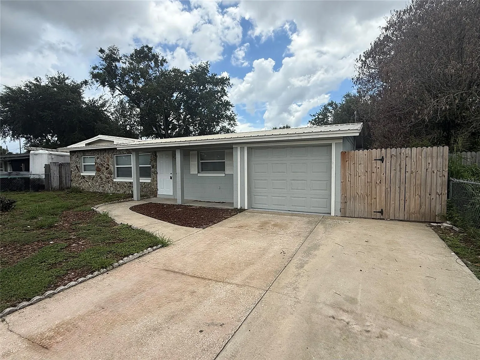 3 bed, 1230 sqft, $2,200 — Photo 2
