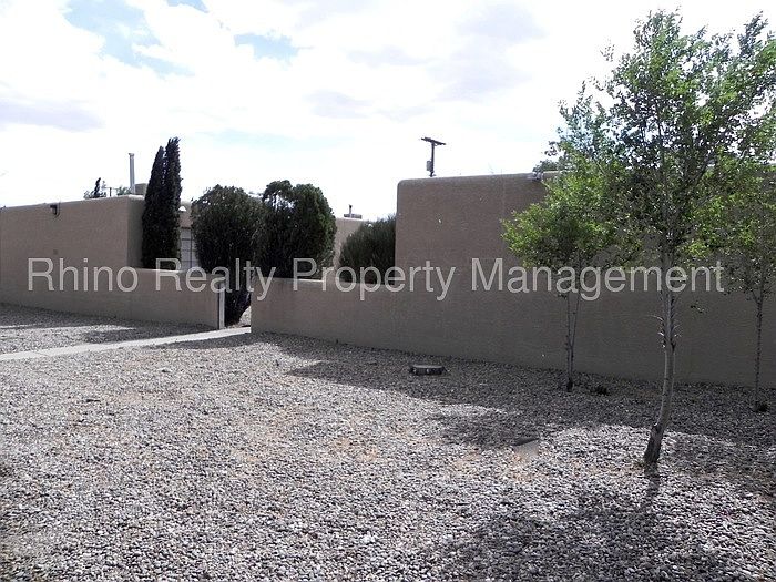 1st image of 805 Louisiana Blvd SE #5