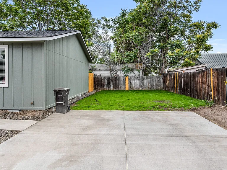 1302 S 14th Ave — Photo 47