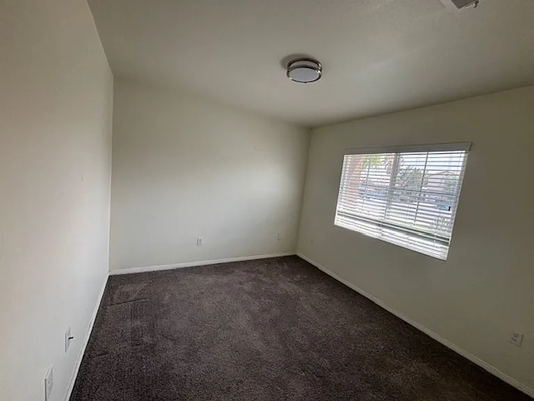 1073 Spud Moreno St — Photo 8