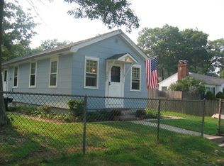 52 Belle Ave, Ronkonkoma, NY 11779