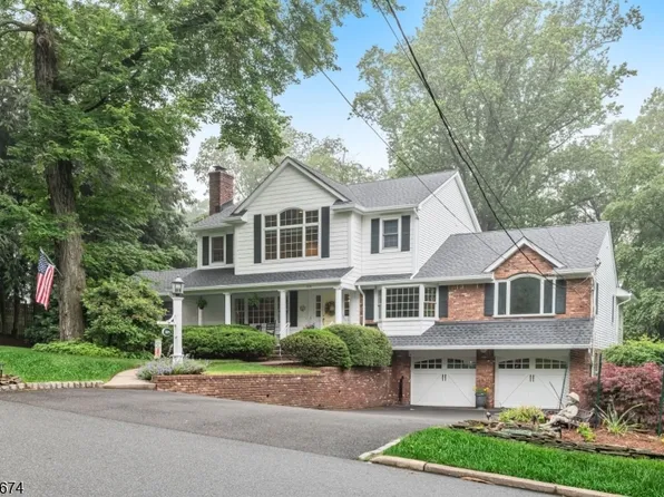 304 Briarwood Dr, Wyckoff Twp., NJ 07481