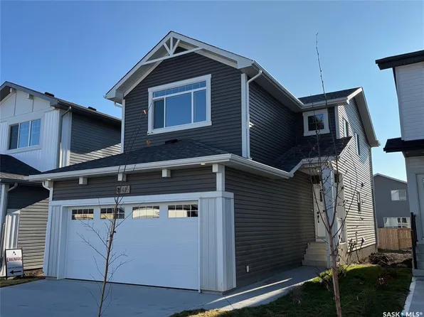 515 Traeger MANOR, Saskatoon, SK S7V 1Z8