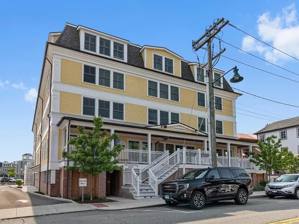 3 Water Street #305, Groton, CT 06355