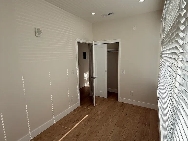 1250 Capitol Ave #4 — Photo 6
