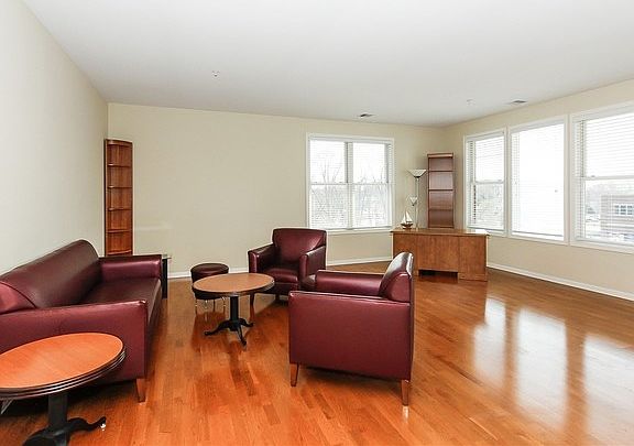 5th image of 267 E Railroad Ave Unit 303