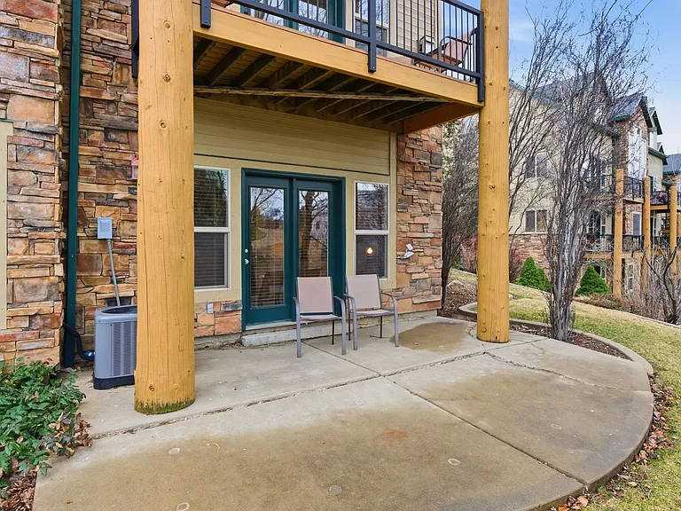 3555 N Fox Run #303 — Photo 28