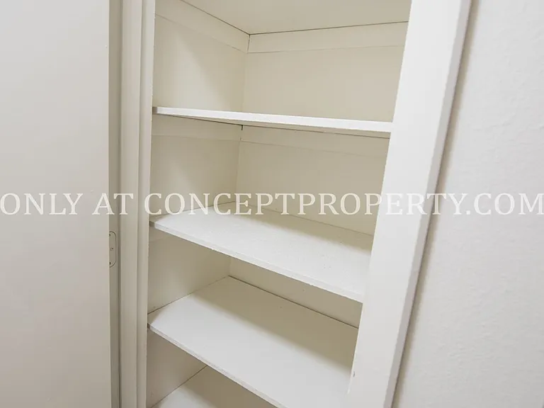 Ponderosa — Photo 29