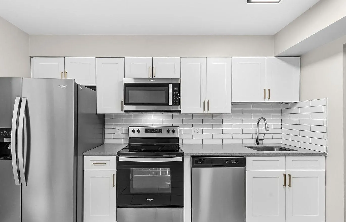 3 bed, 2.5 bath, 1413 sqft, $2,550 — Photo 4