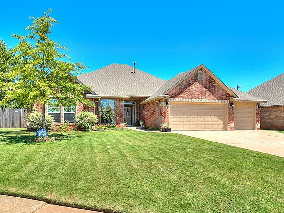 4th image of 1305 Lancelot Dr
