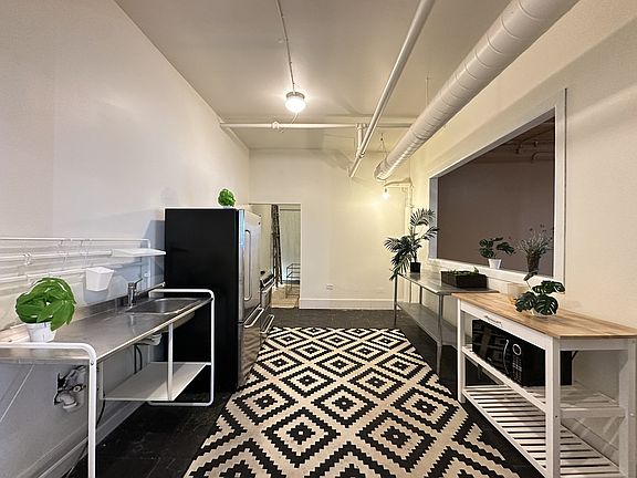 3rd image of 2412 W North Ave #5