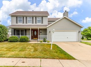 1901 Stoneridge, Washington, IL 61571